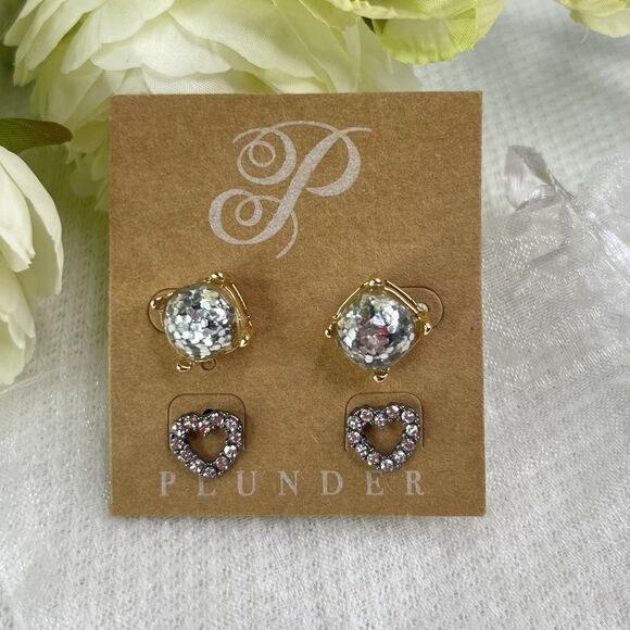 New Plunder Design  Heart Stud Earrings Jewelry White Women’s - Picture 1 of 3